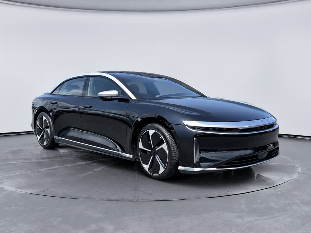 2022 Lucid Air view 4