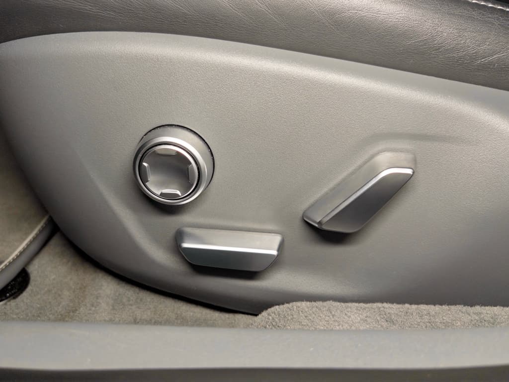 2022 Lucid Air view 6