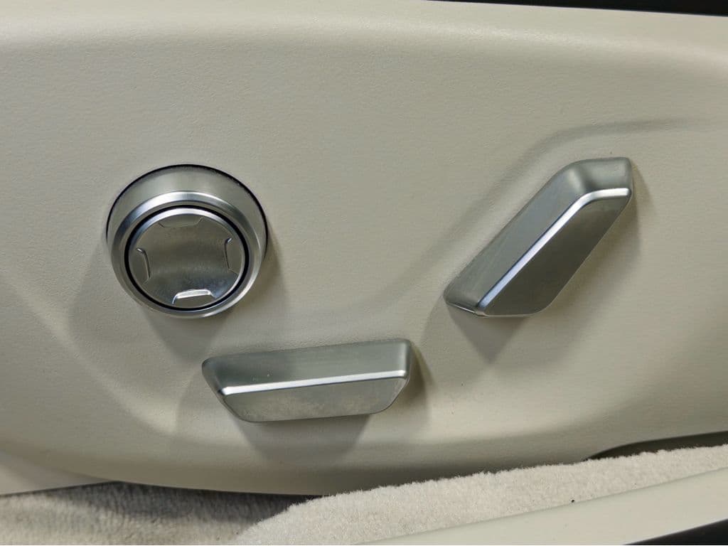 2023 Lucid Air view 6