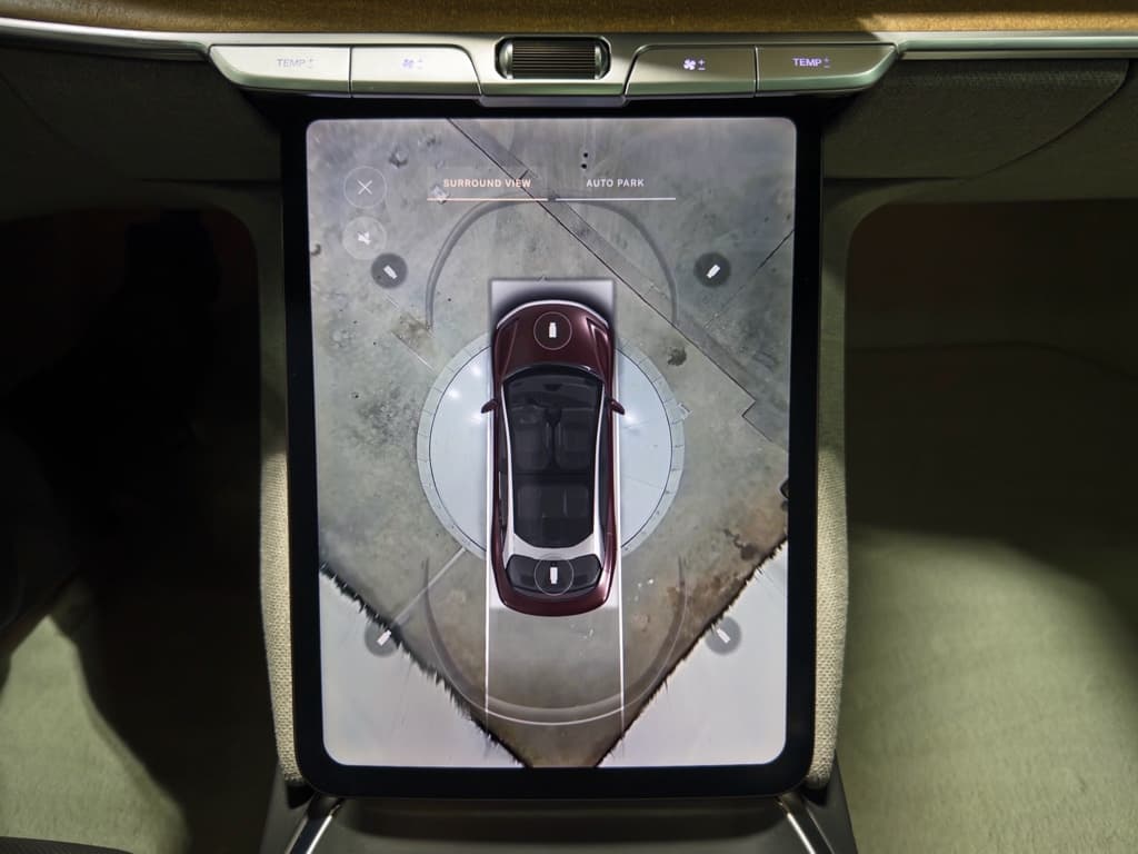 2023 Lucid Air view 18