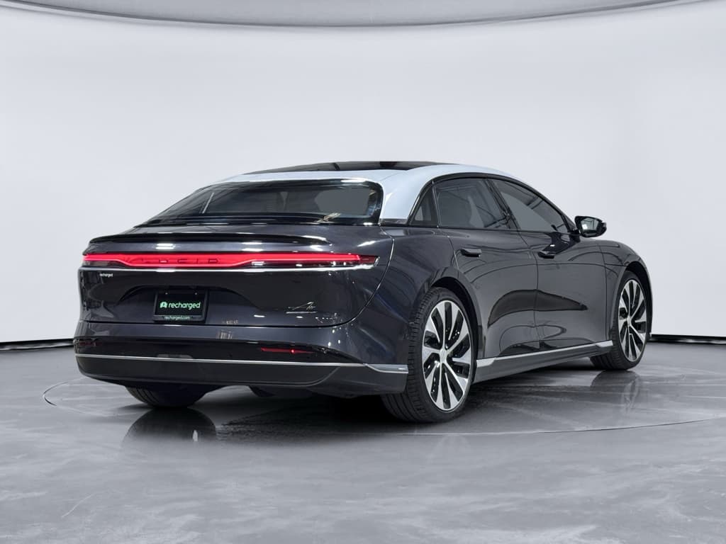 2022 Lucid Air view 3