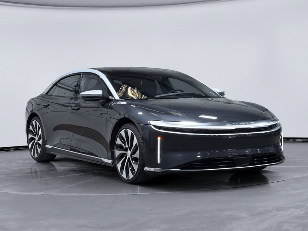 2022 Lucid Air view 4