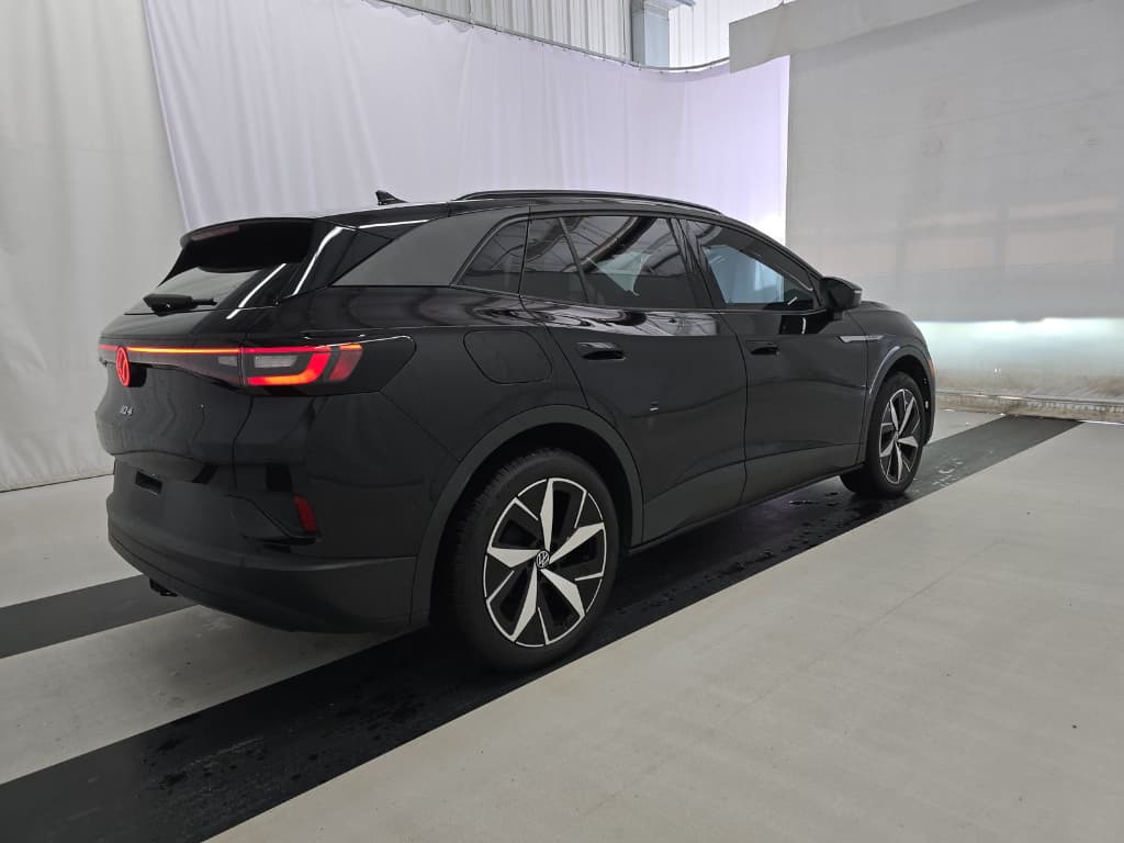 2023 Volkswagen ID.4 view 3
