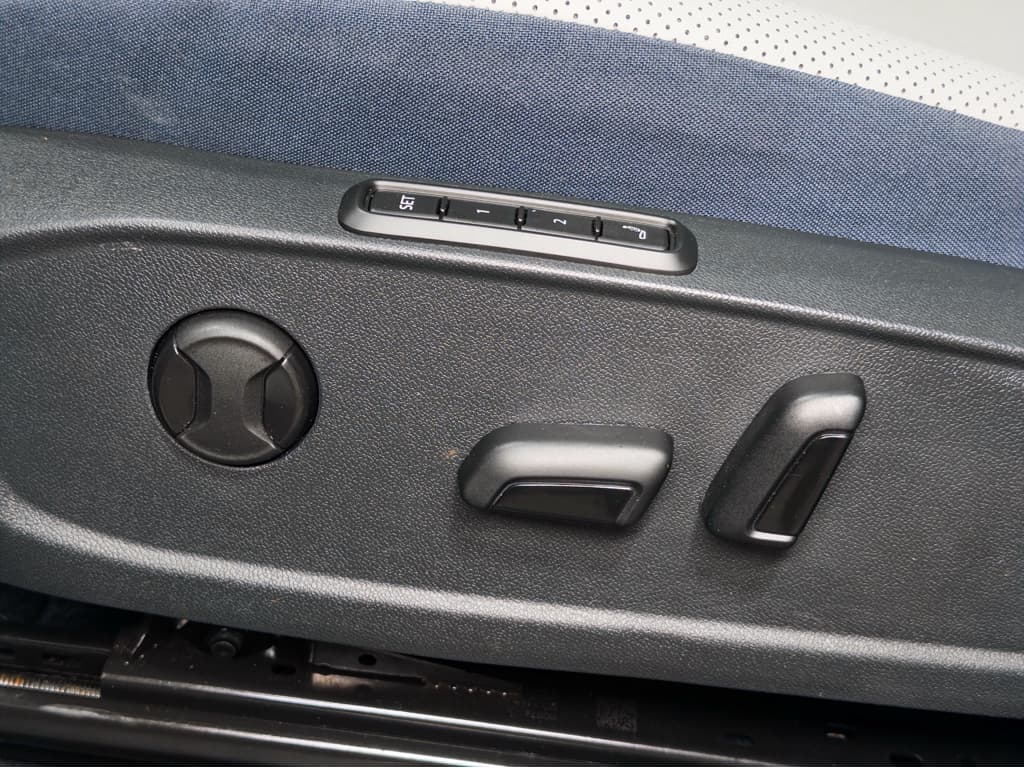 2024 Volkswagen ID.4 view 6
