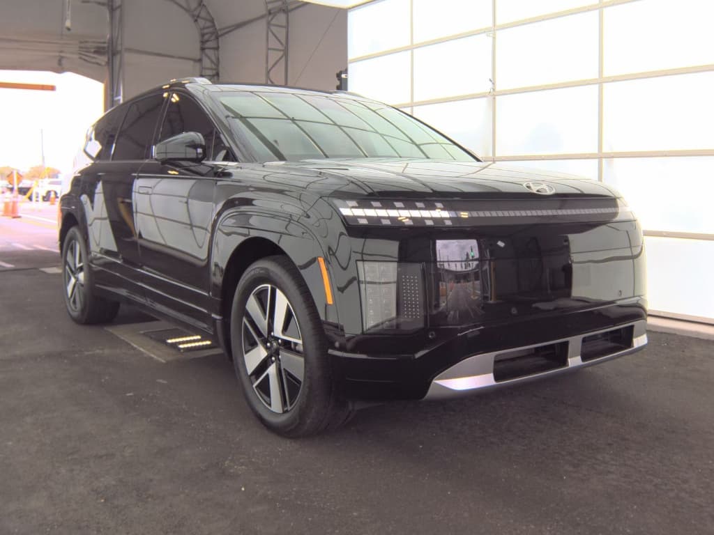 2026 Hyundai IONIQ 9 view 2