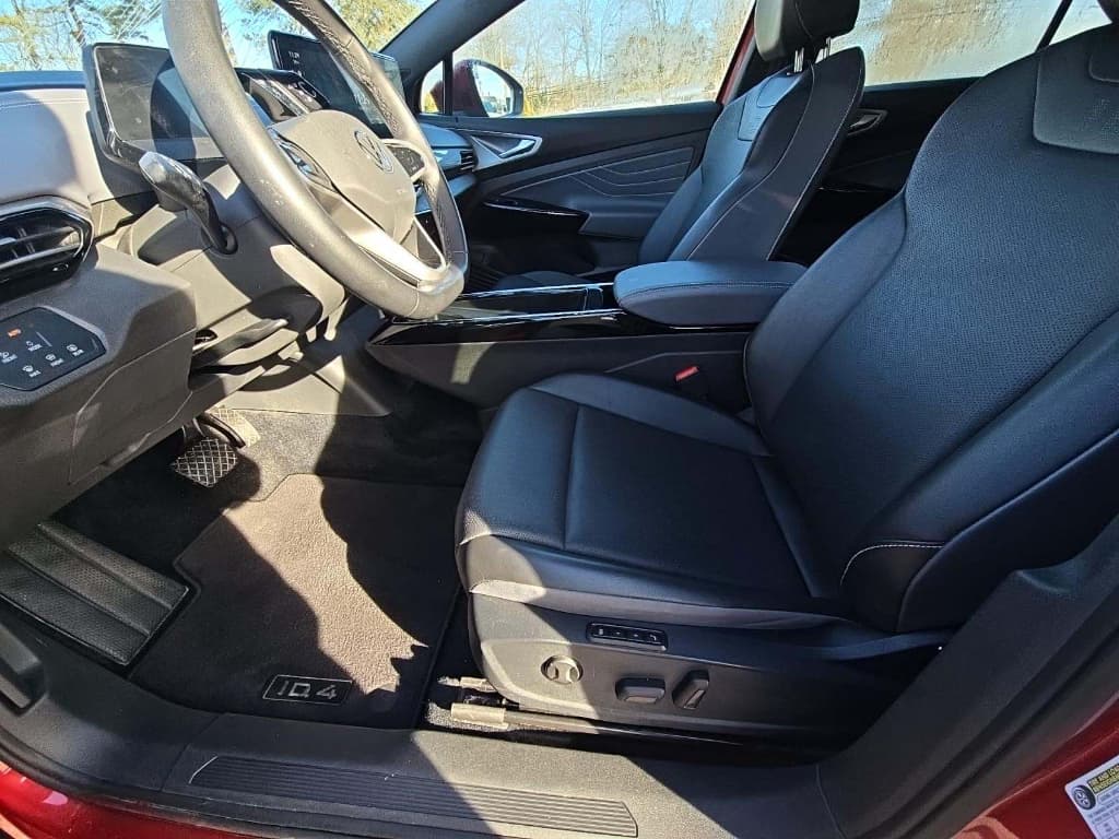2023 Volkswagen ID.4 view 4
