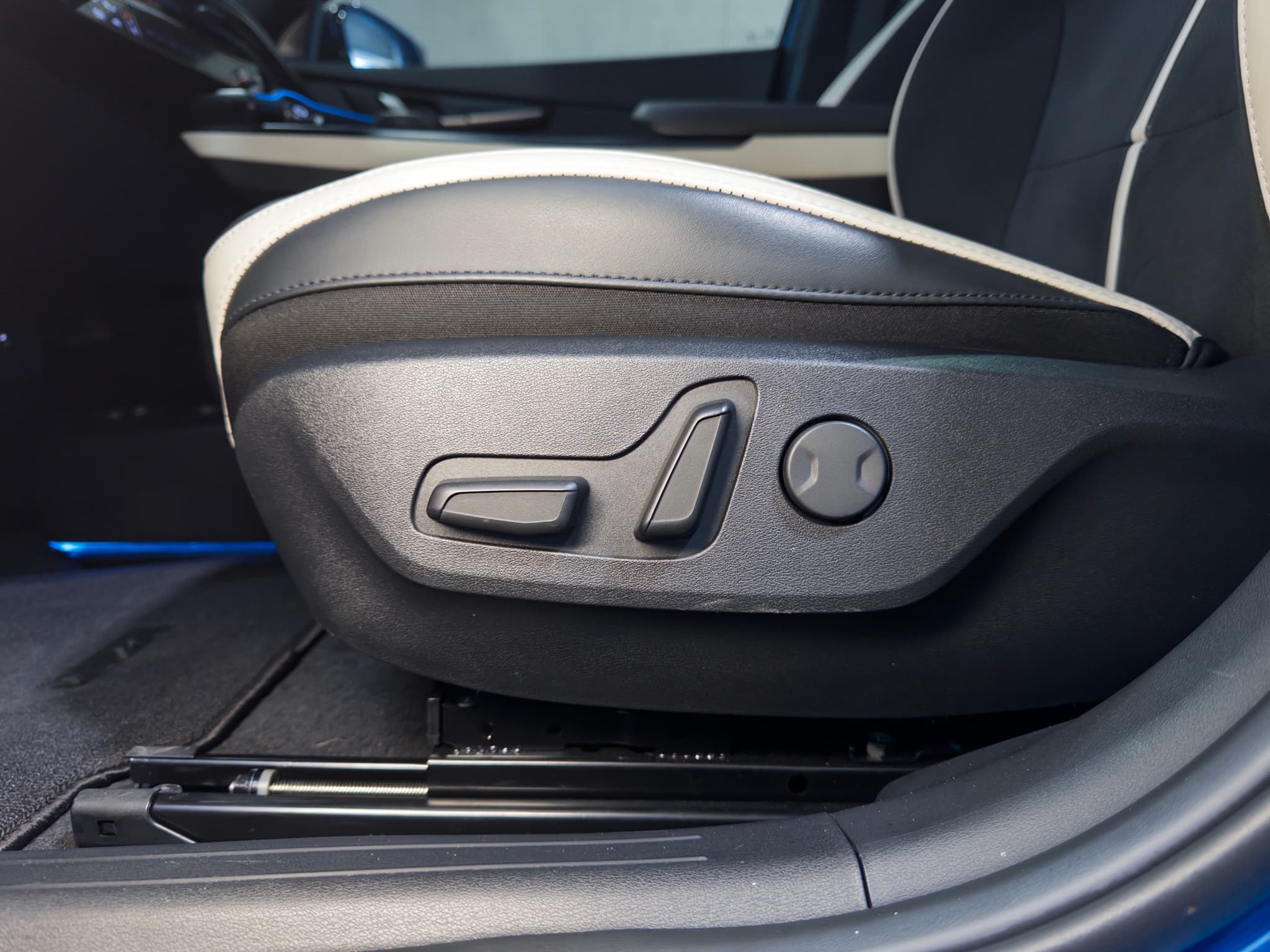 2025 Kia EV6 view 6
