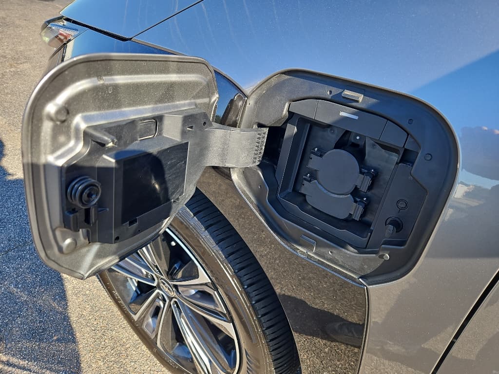 2023 Toyota bZ4X view 5