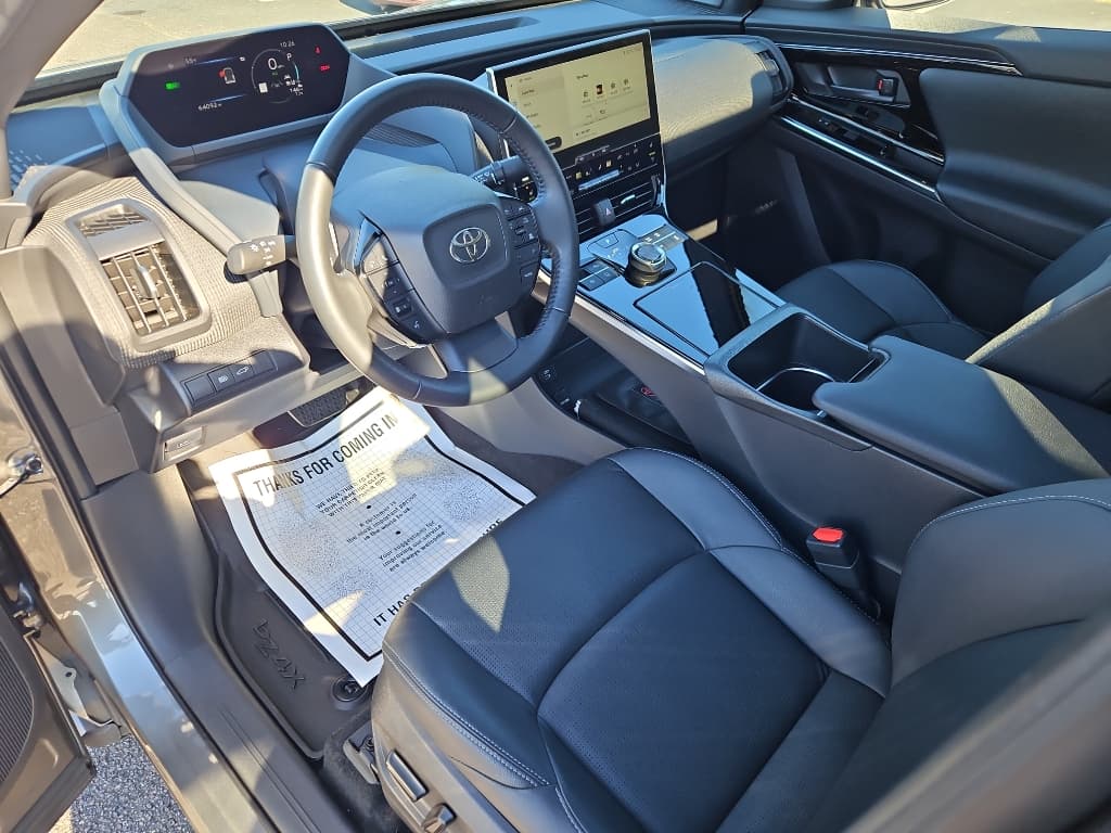 2023 Toyota bZ4X view 17
