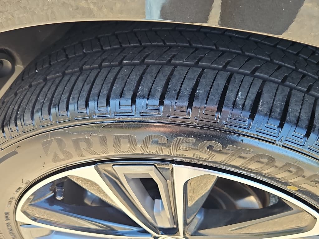 2023 Toyota bZ4X view 31