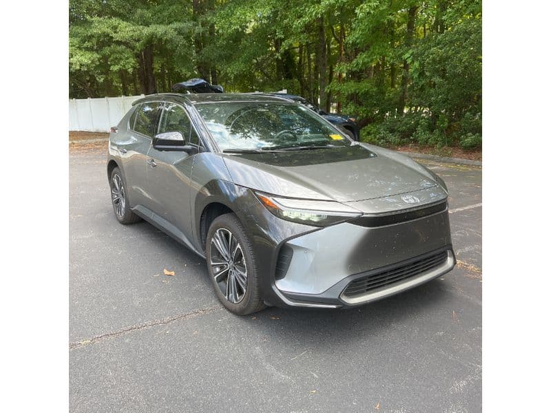 2023 Toyota bZ4X view 4