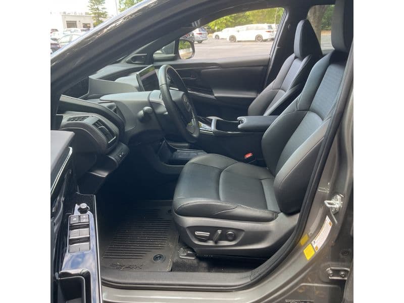 2023 Toyota bZ4X view 5