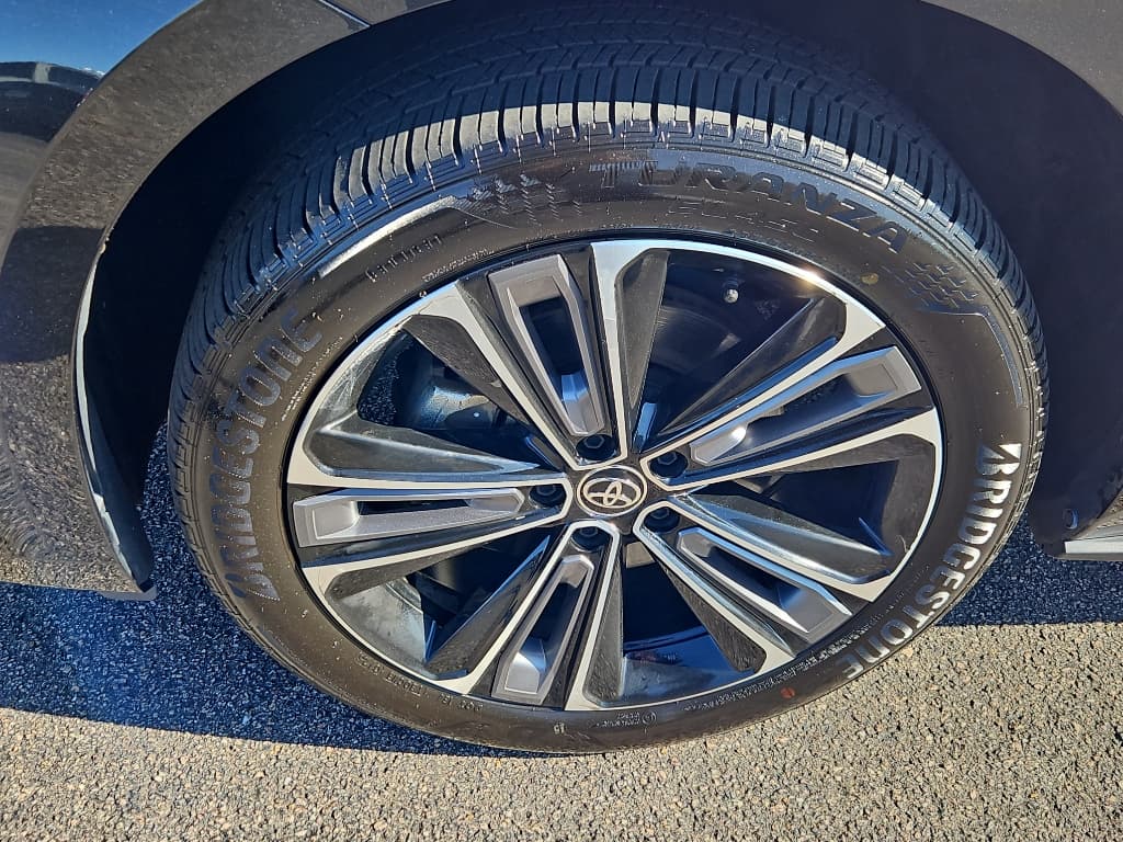 2023 Toyota bZ4X view 26