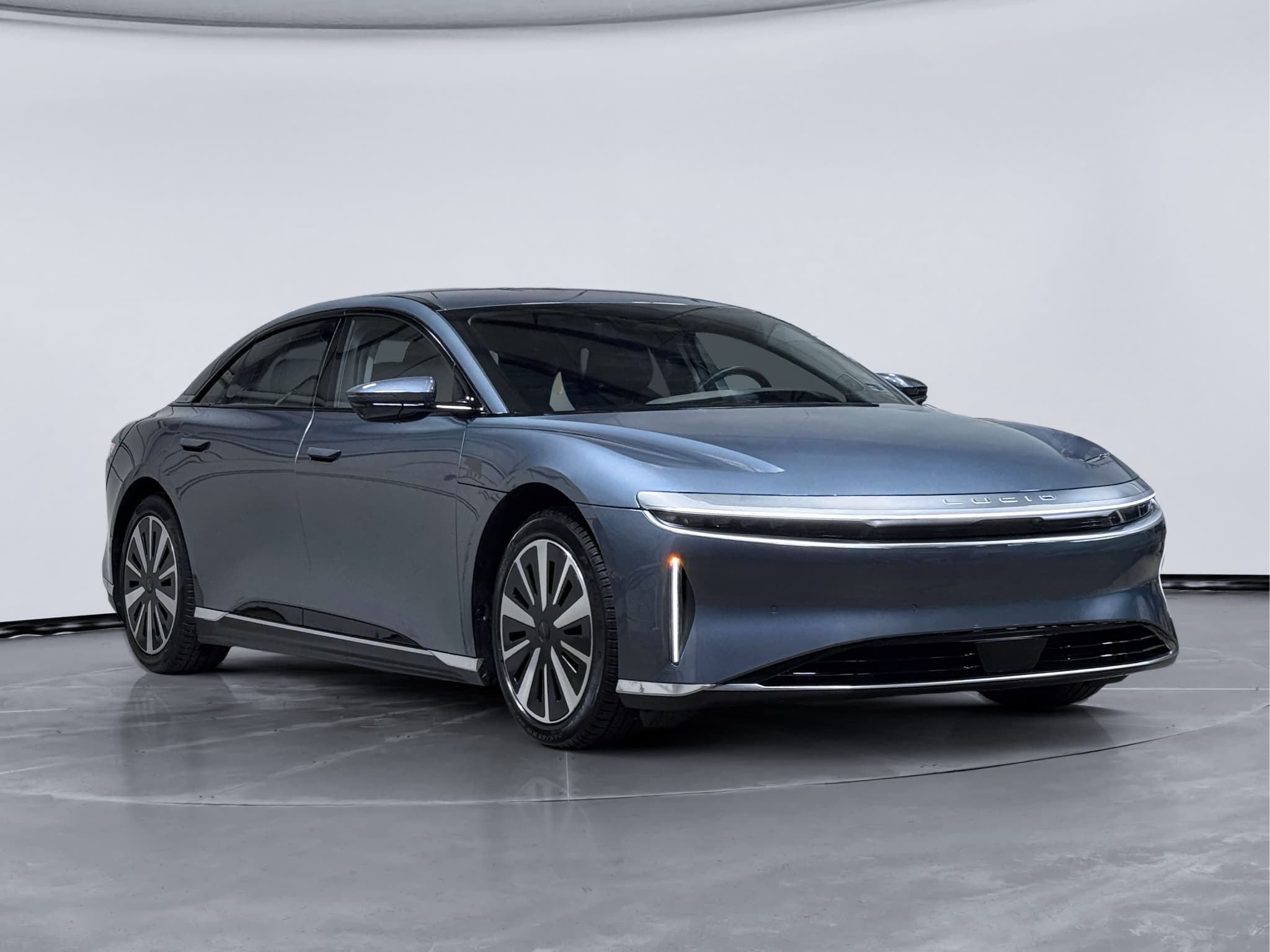 2025 Lucid Air view 4