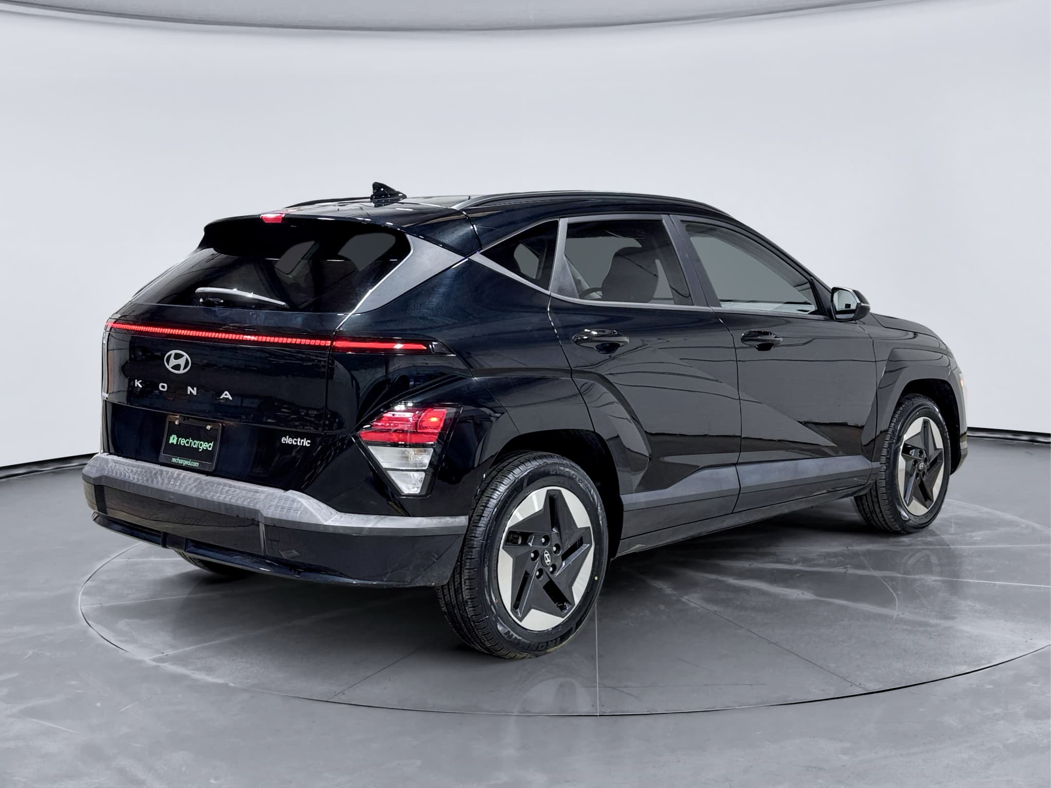 2024 Hyundai Kona view 3