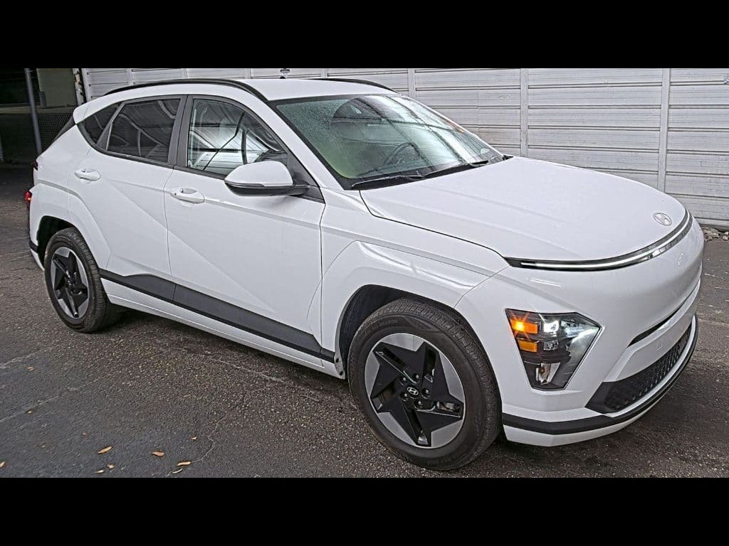 2024 Hyundai Kona view 4