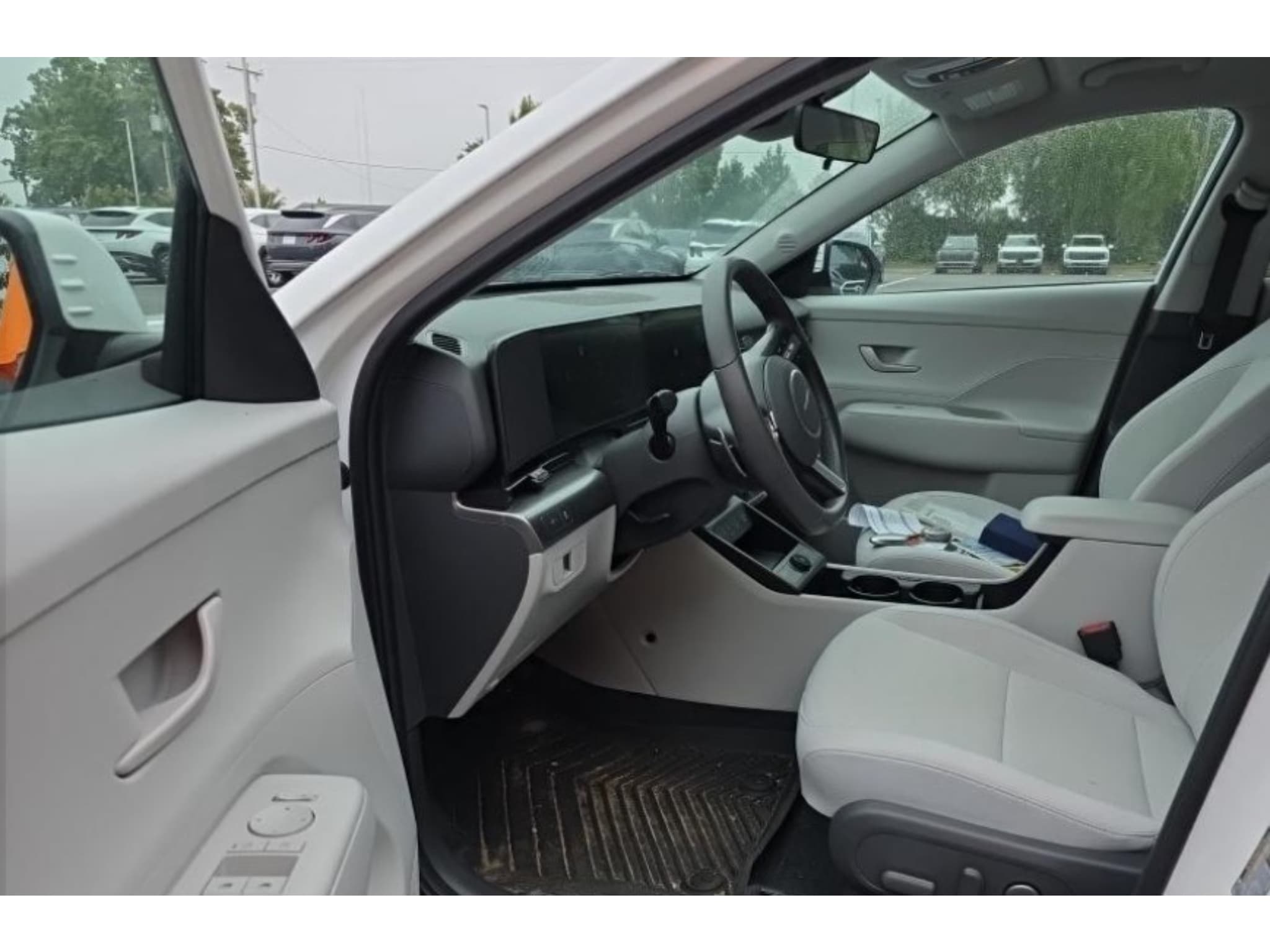 2024 Hyundai Kona view 5