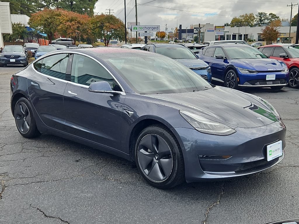 2018 Tesla Model 3 view 4