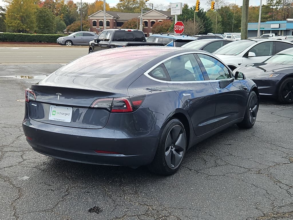 2018 Tesla Model 3 view 3