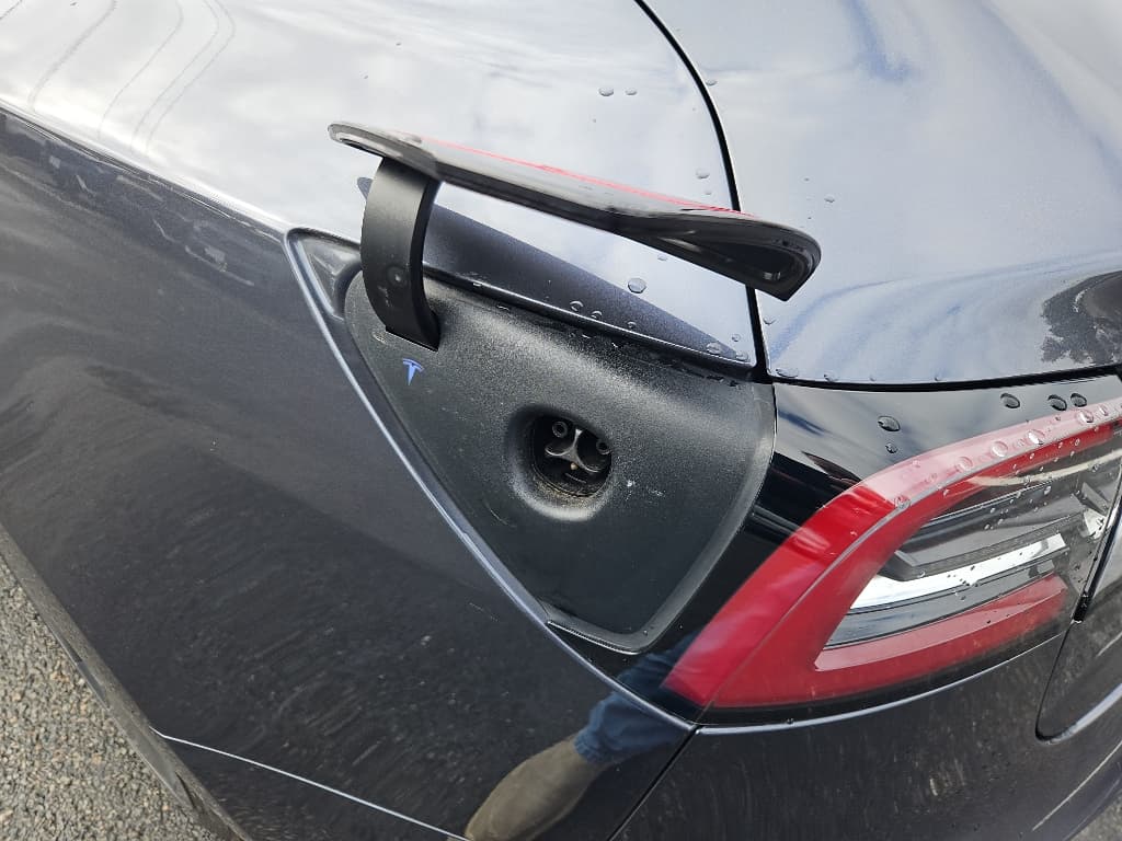 2018 Tesla Model 3 view 5