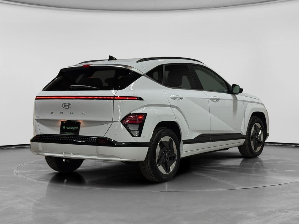 2024 Hyundai Kona view 3