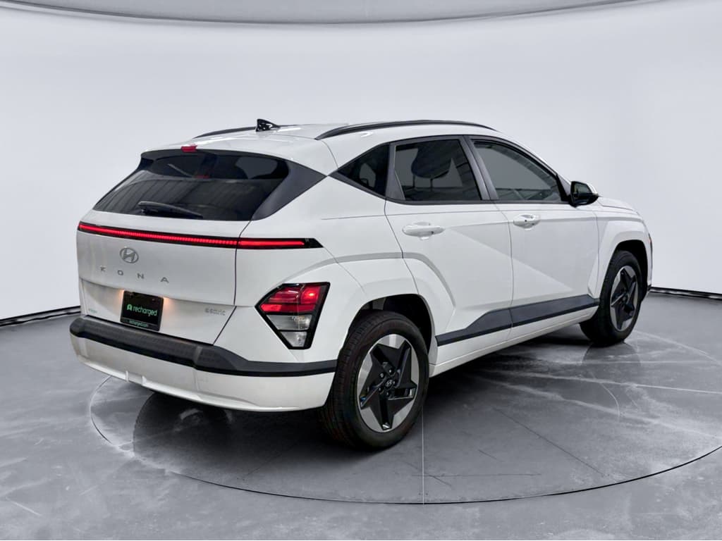 2024 Hyundai Kona view 3