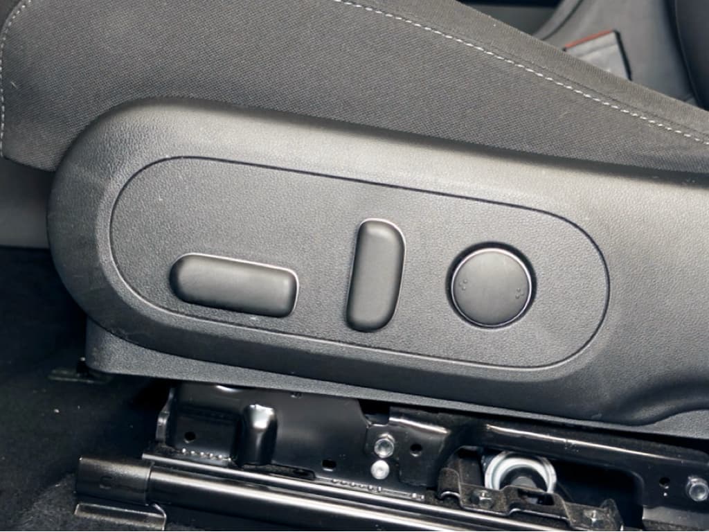 2024 Hyundai Kona view 7