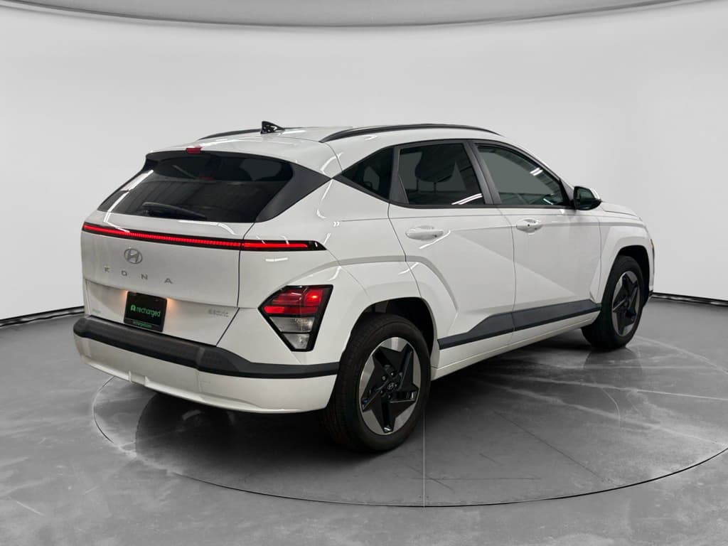 2024 Hyundai Kona view 3