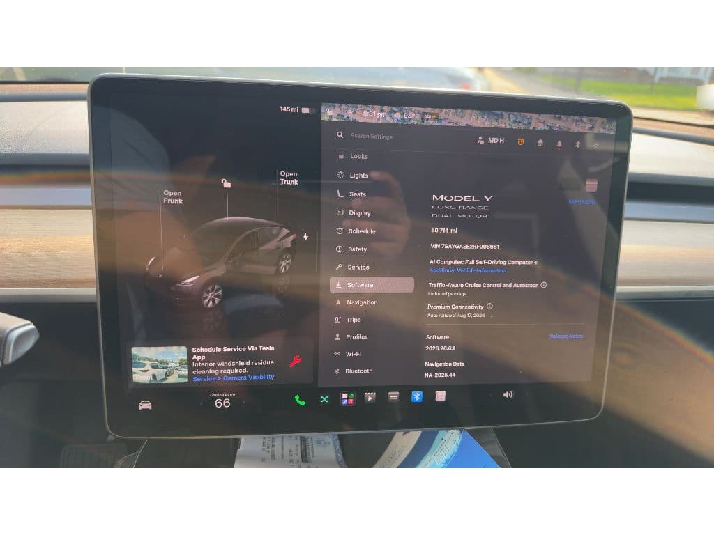 2024 Tesla Model Y view 7