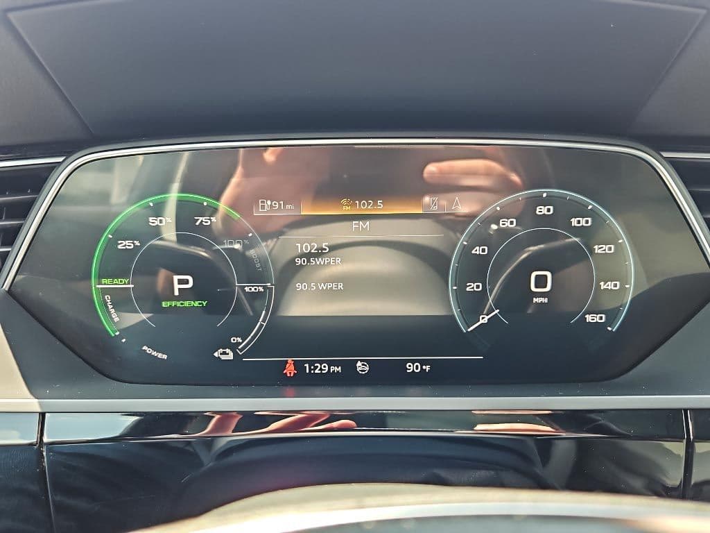 2019 Audi e-tron view 9