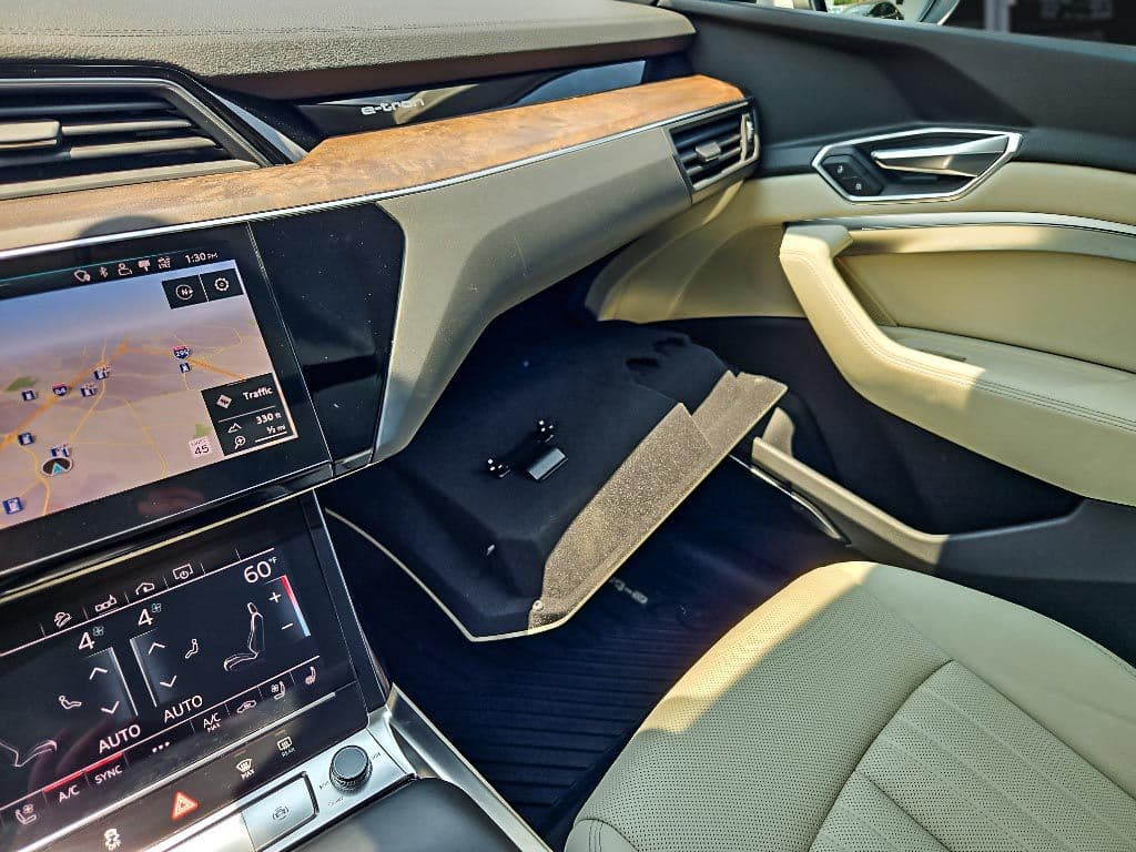 2019 Audi e-tron view 19