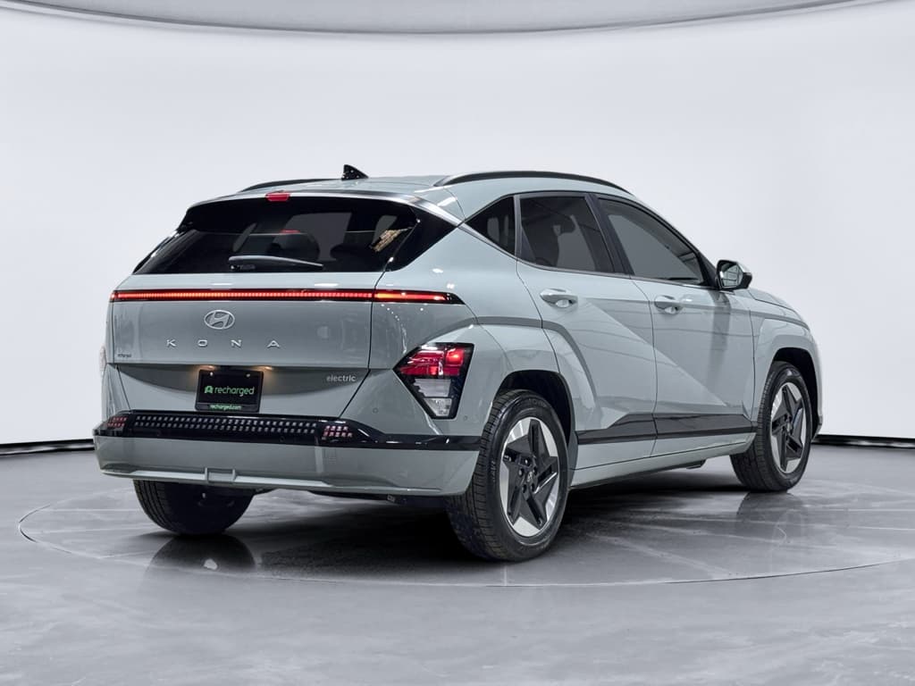 2024 Hyundai Kona view 3