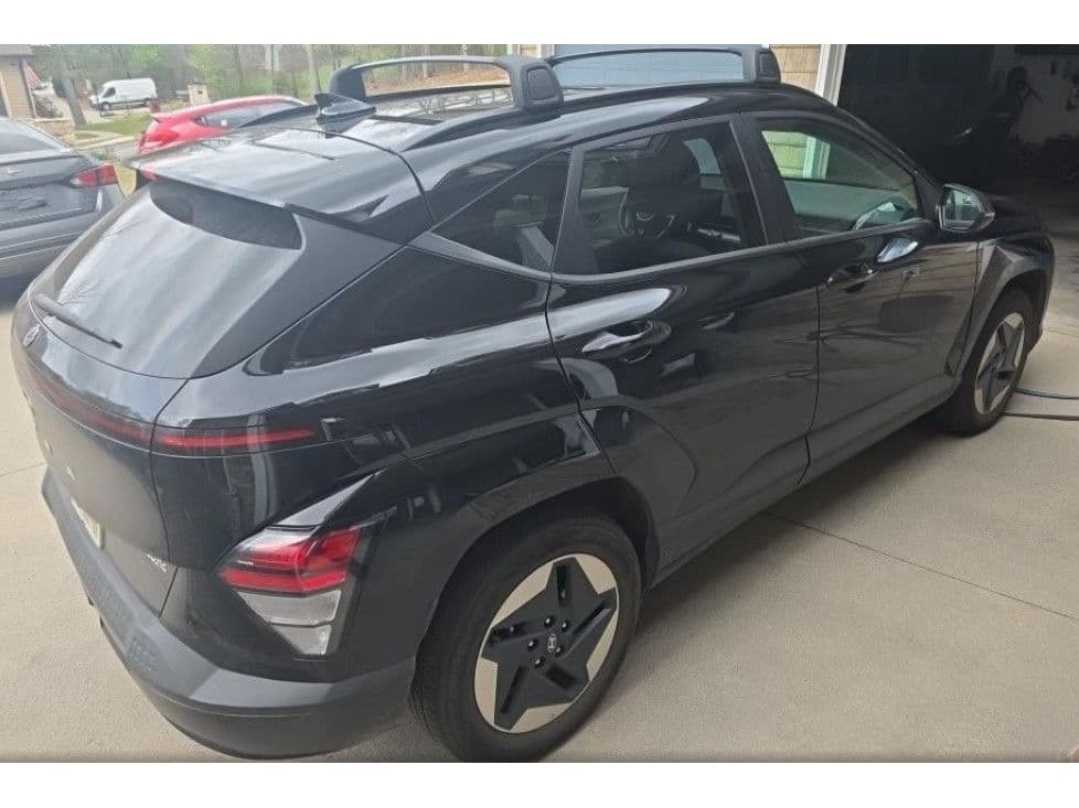 2024 Hyundai Kona view 3