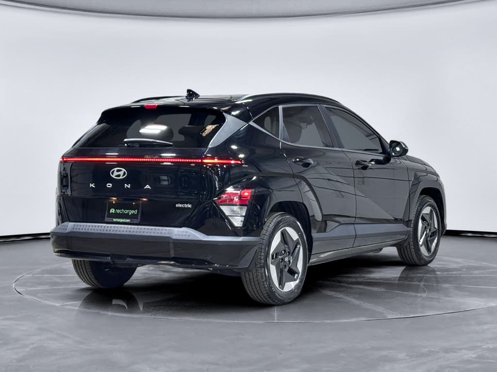 2024 Hyundai Kona view 3