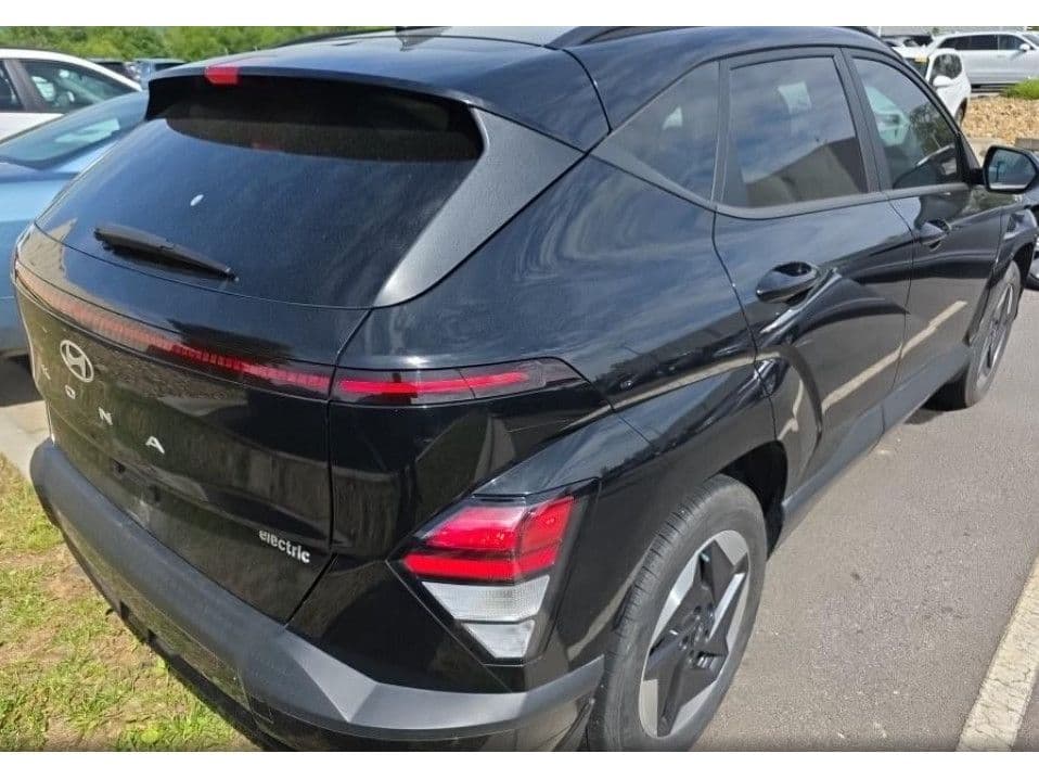 2024 Hyundai Kona view 3