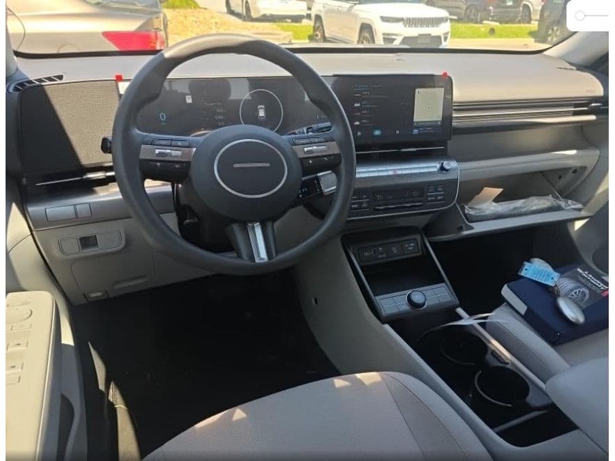 2024 Hyundai Kona Electric view 5