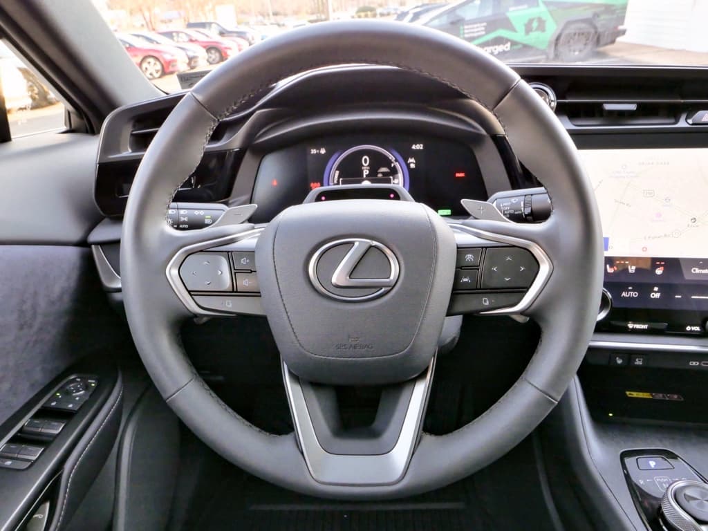 2023 Lexus RZ 450e view 8