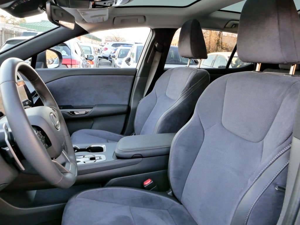 2023 Lexus RZ 450e view 17