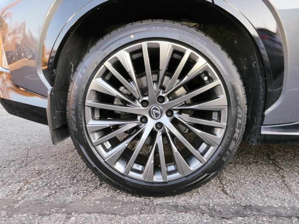 2023 Lexus RZ 450e view 28