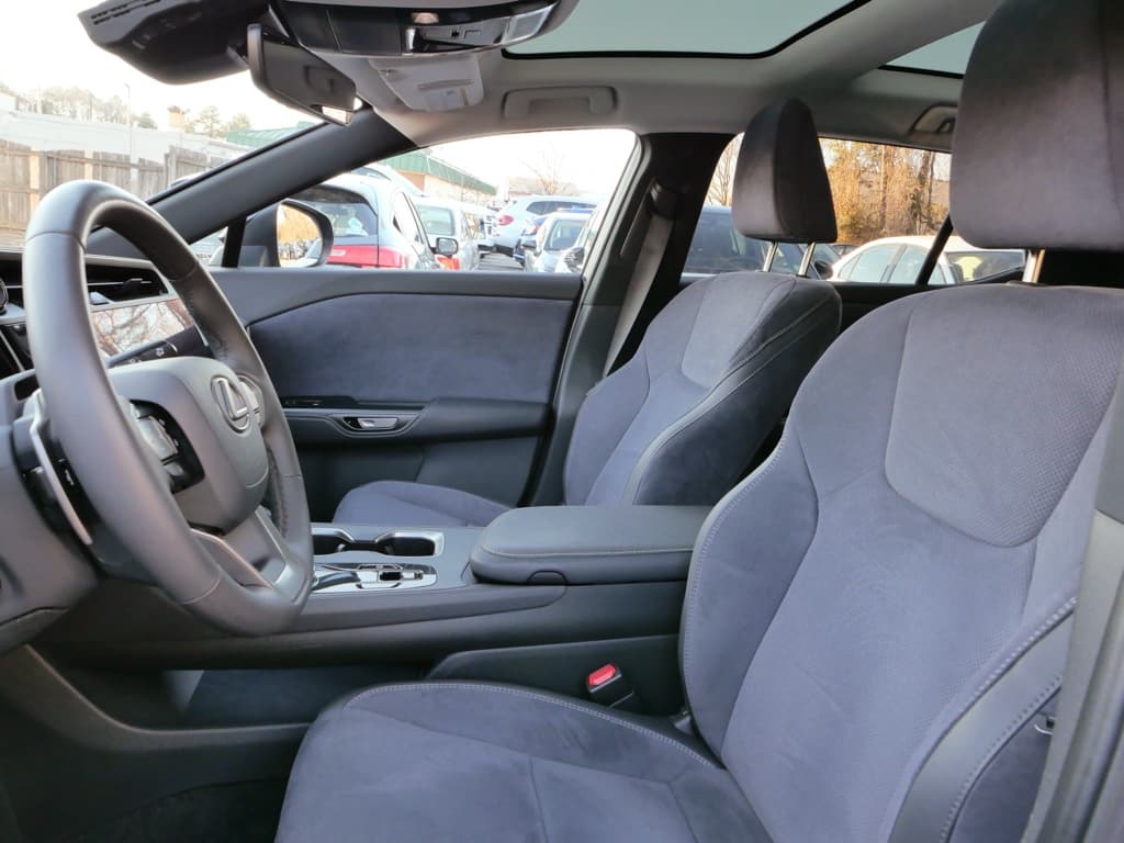 2023 Lexus RZ 450e view 36