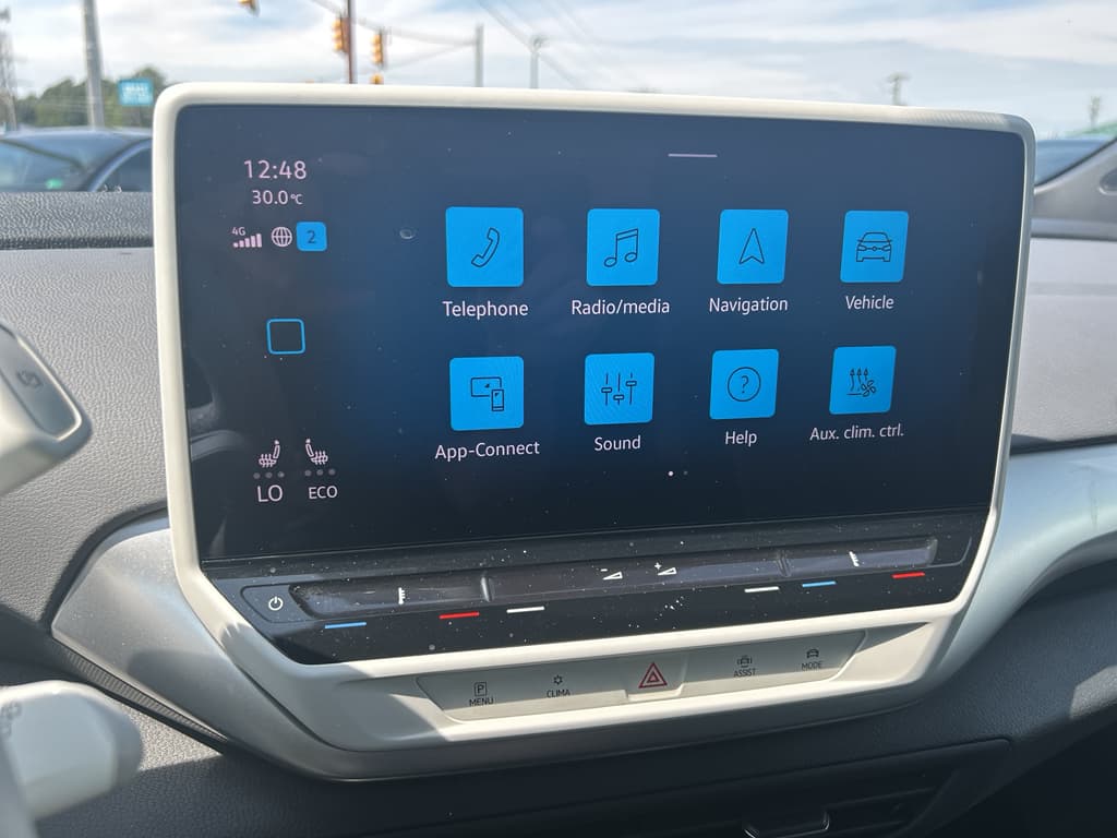 2021 Volkswagen ID.4 view 11