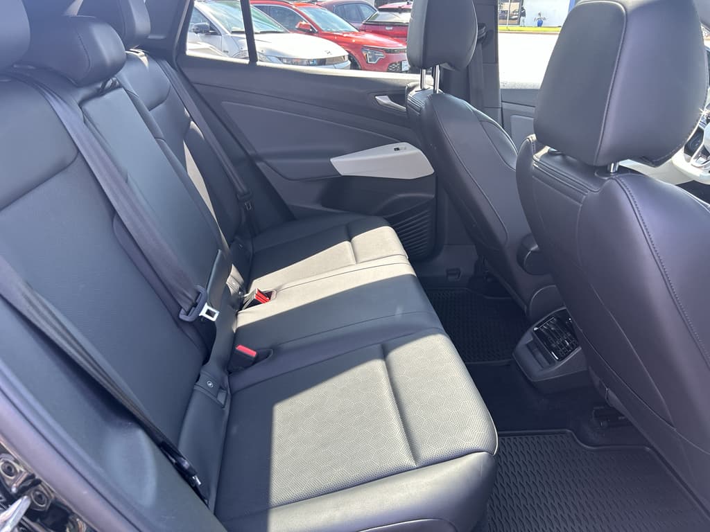 2021 Volkswagen ID.4 view 18