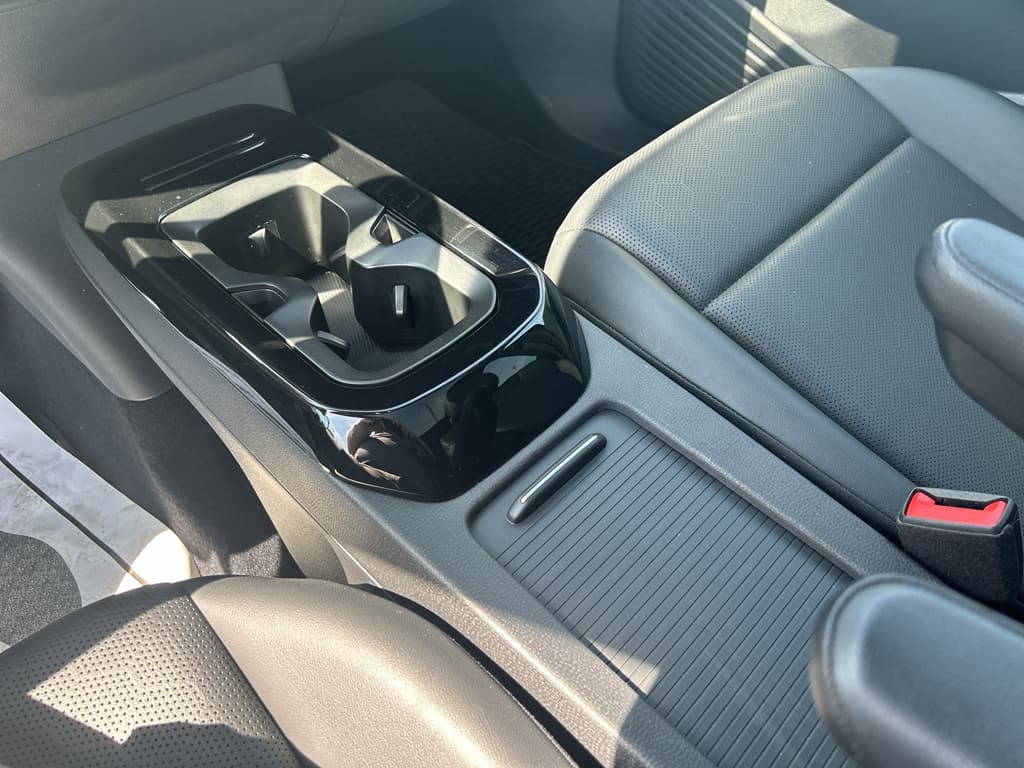 2021 Volkswagen ID.4 view 14