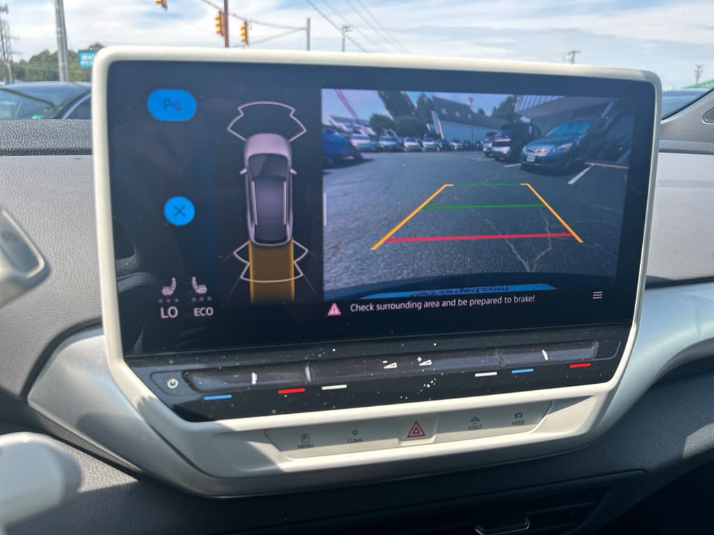 2021 Volkswagen ID.4 view 10