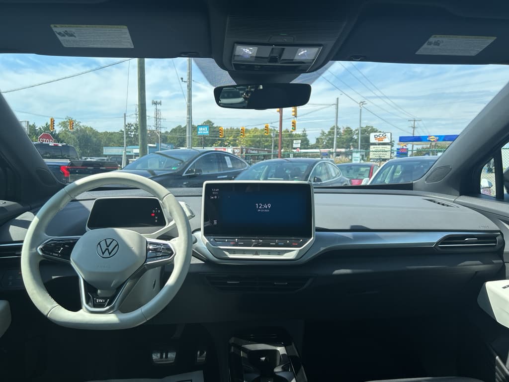 2021 Volkswagen ID.4 view 13