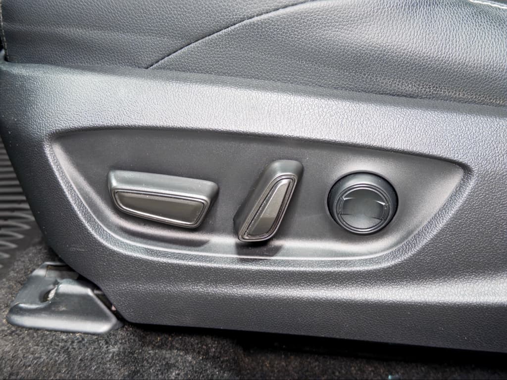 2023 Subaru Solterra view 7