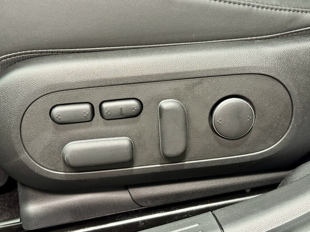 2025 Hyundai IONIQ 5 view 6