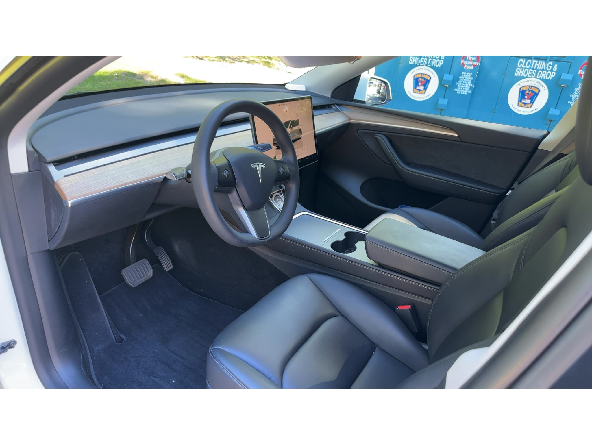 2022 Tesla Model Y view 7