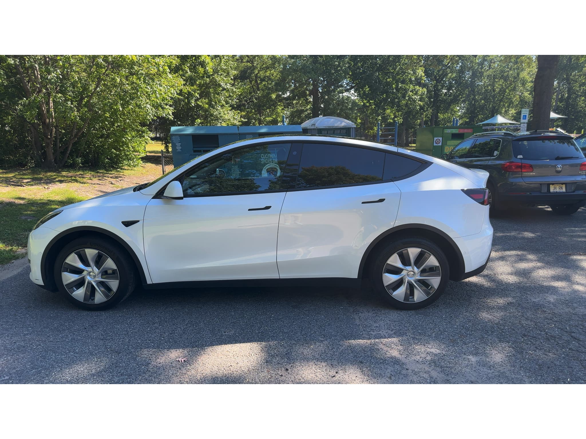 2022 Tesla Model Y view 3