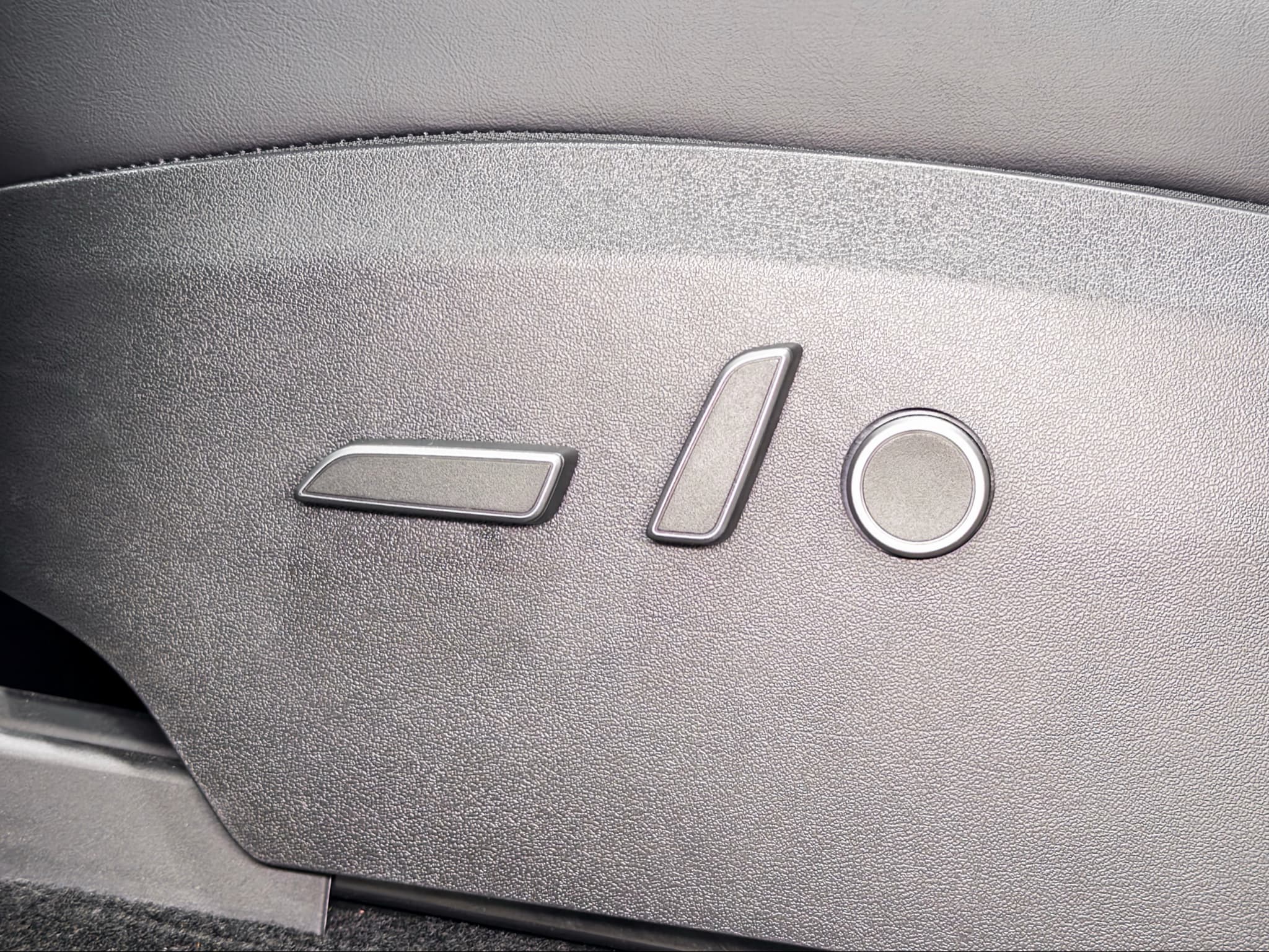 2022 Tesla Model Y view 6
